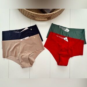 BNWT Victoria’s Secret No-Show Cheeky Panty, size Med.